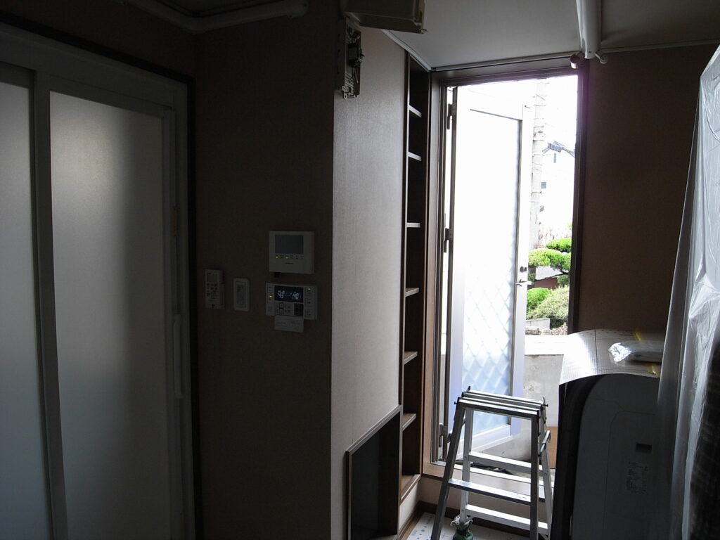 洗面所の収納リフォームで施工前写真。
