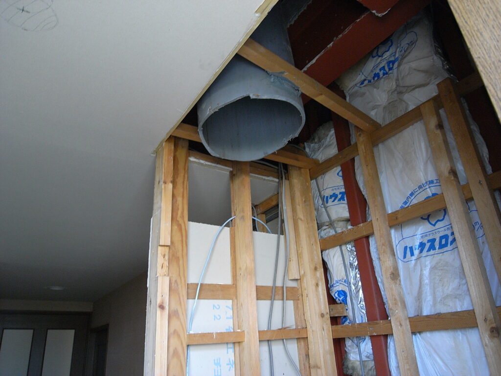 ダストシュート部分を途中までカット