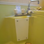 浴室水栓部分の点検や交換のための点検口を設置しました。横浜市青葉区