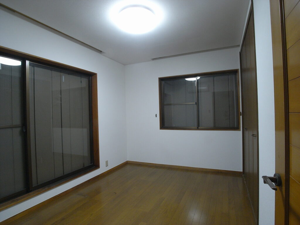 洋室の壁紙の貼り替えを行いました。|横浜市鶴見区