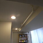 天井にハンギングバーを設置しました。横浜市西区