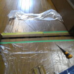 動いてしまう室内建具の下枠を再接着しました。｜横浜市旭区