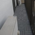 バルコニーに置くだけデッキ材を設置しました。横浜市鶴見区