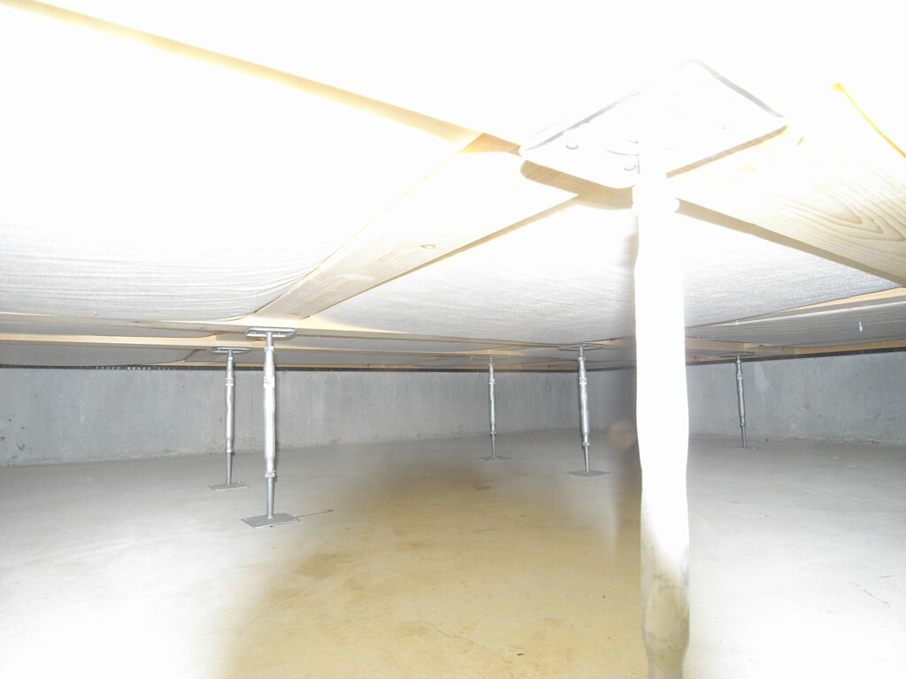 ピアノを置くための床補強工事を行う前の写真その２。神奈川県海老名市