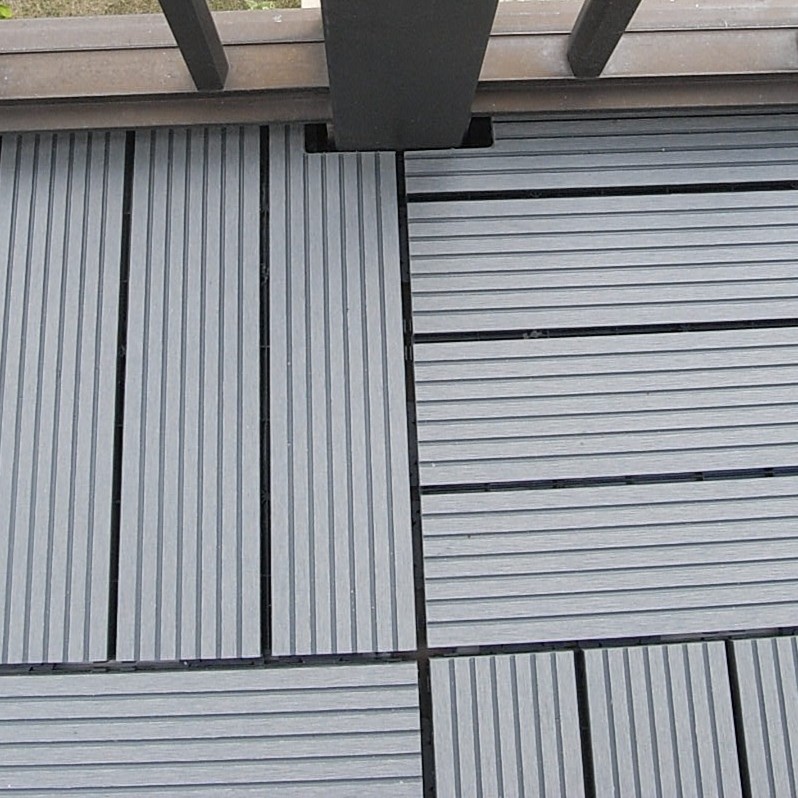 置くだけデッキ材を加工して設置しています。横浜市鶴見区