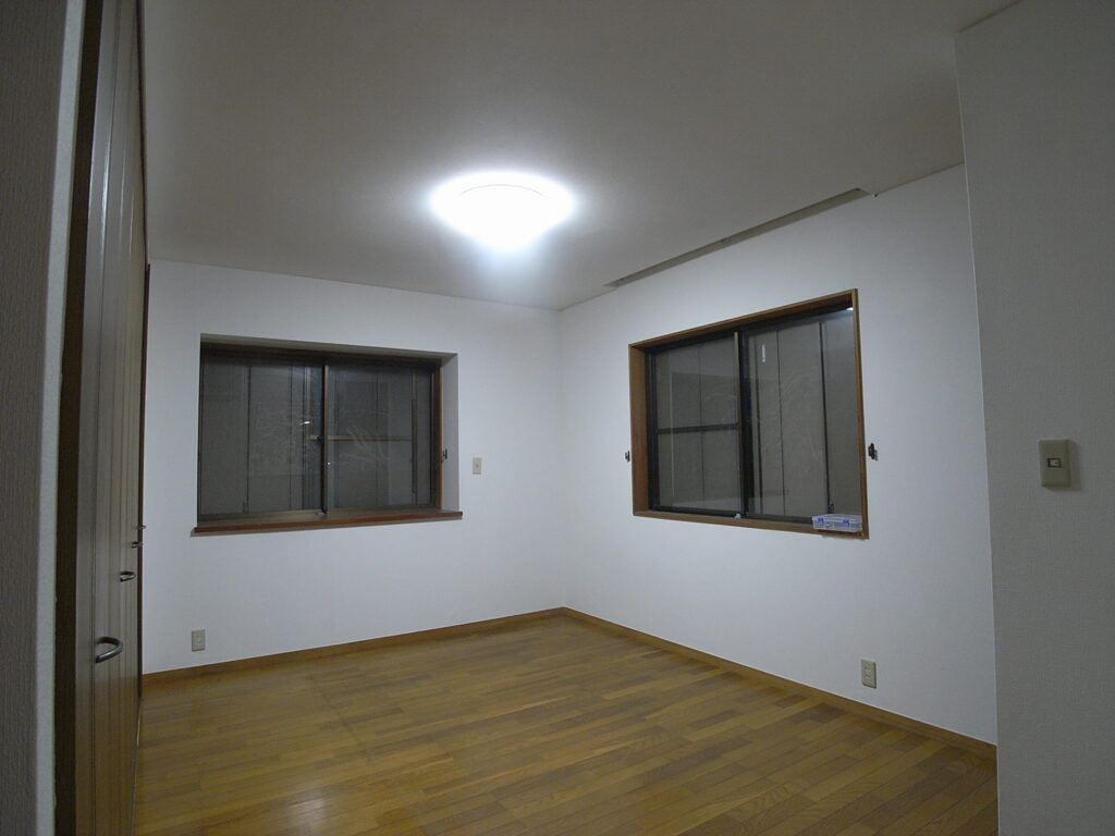 壁紙張替え完了後の写真。横浜市鶴見区