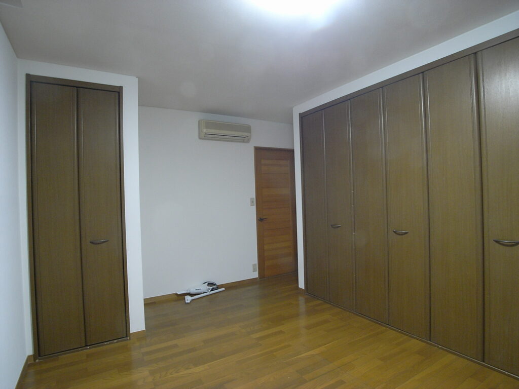 壁紙の貼り替え完了後の写真。横浜市鶴見区