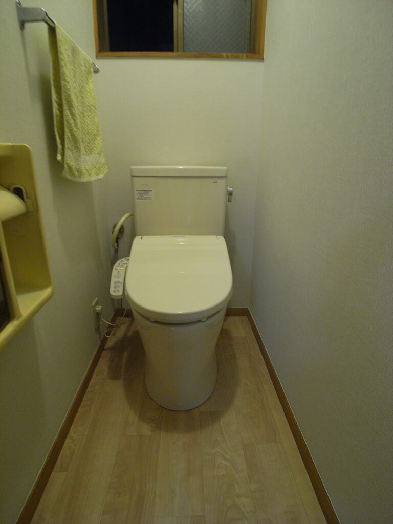 トイレの交換と内装のリフォームを行いました。横浜市鶴見区