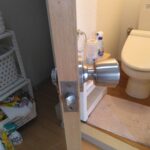 トイレのドアノブが片方取れていました。藤沢市