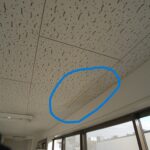 天井にシミができたのは排気ダクト出口の逆勾配が原因か？