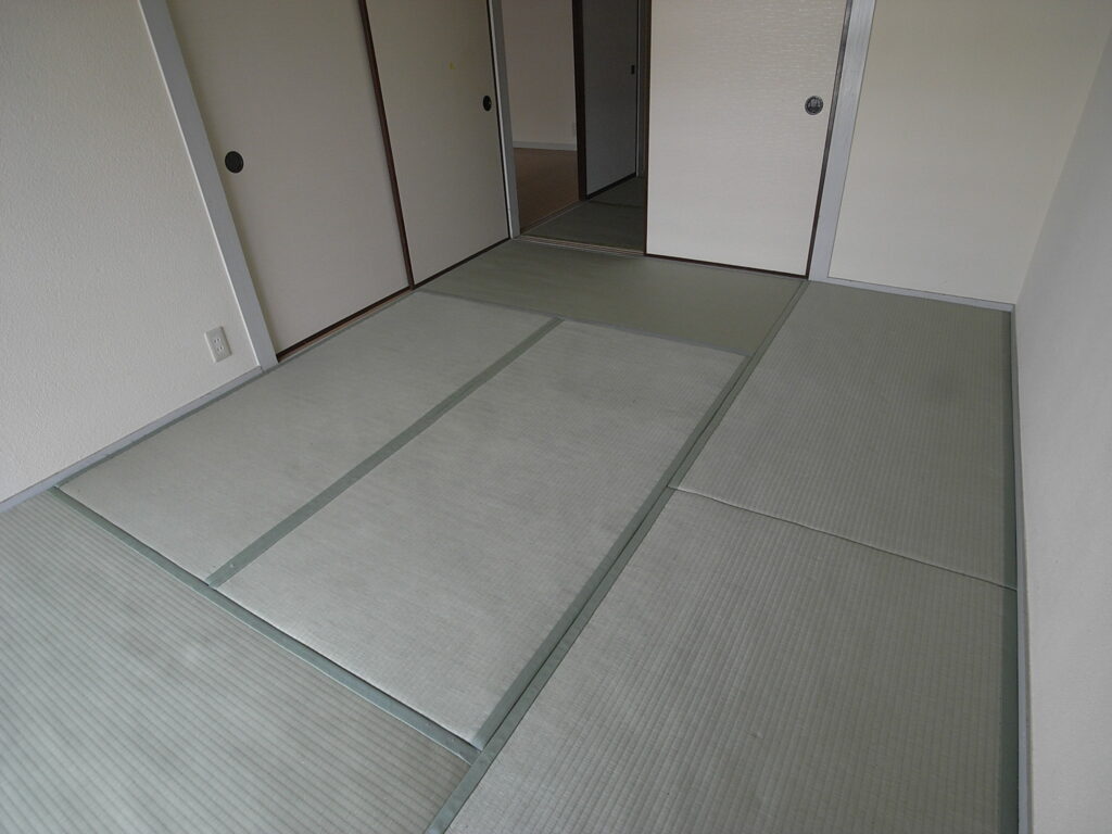 【横浜市保土ヶ谷区】マンション和室の床を遮音フローリングにする施工前の写真。