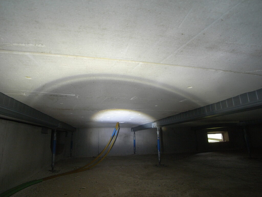 ピアノを設置する場所の床下の補強前の写真。（神奈川県大和市）